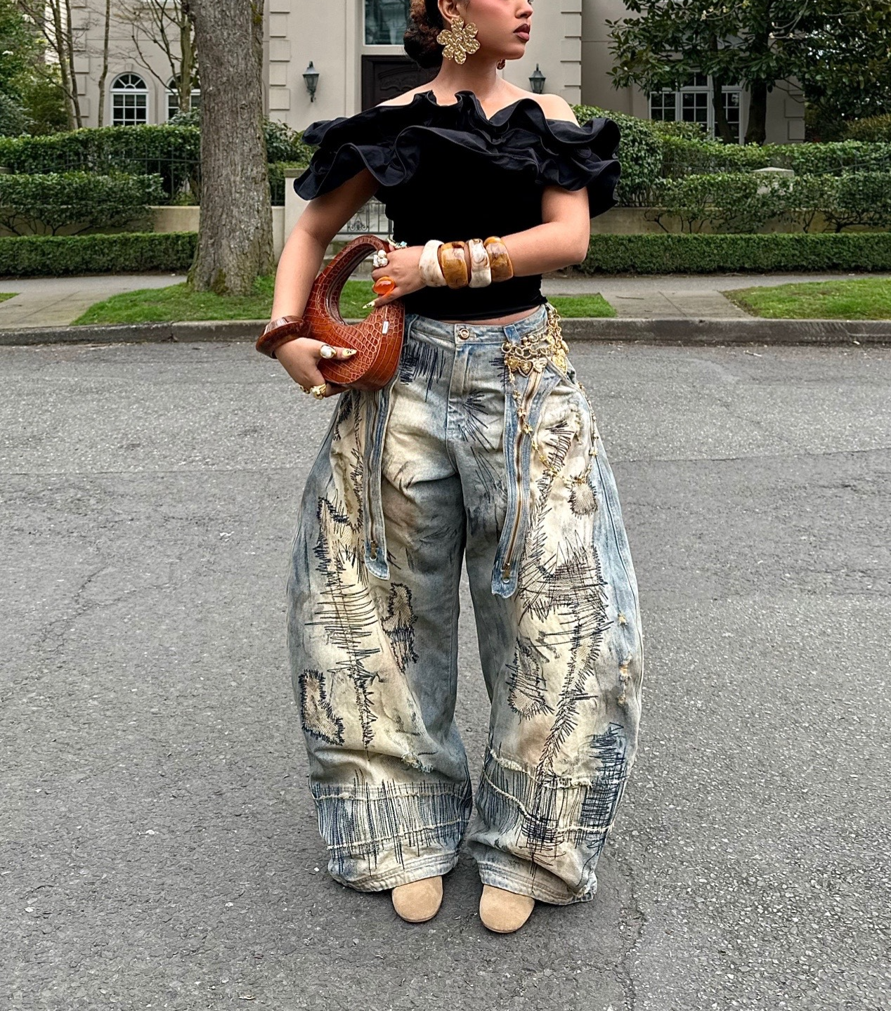 Curved Blade Embroidered Denim Jeans